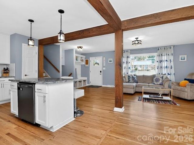 3025 Dunaire Drive, Charlotte, NC 28205