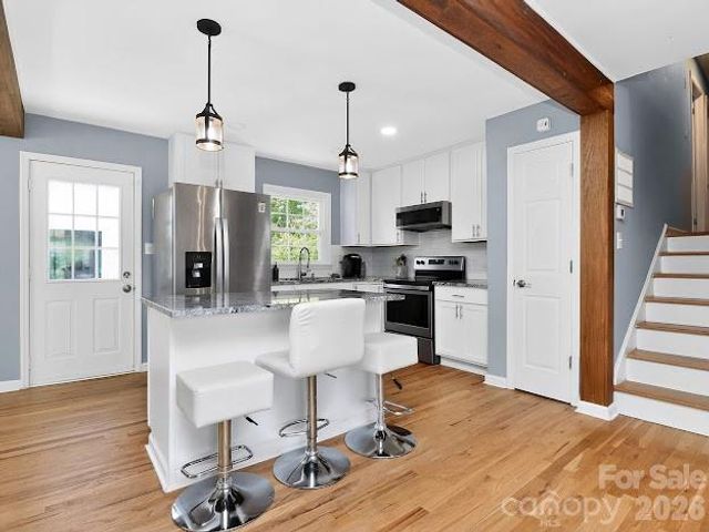 3025 Dunaire Drive, Charlotte, NC 28205