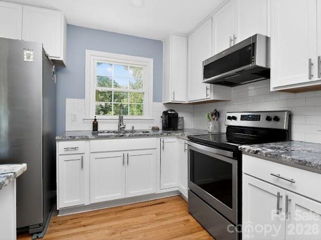 3025 Dunaire Drive, Charlotte, NC 28205