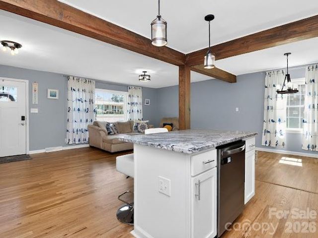 3025 Dunaire Drive, Charlotte, NC 28205