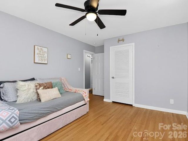 3025 Dunaire Drive, Charlotte, NC 28205