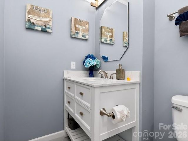 3025 Dunaire Drive, Charlotte, NC 28205