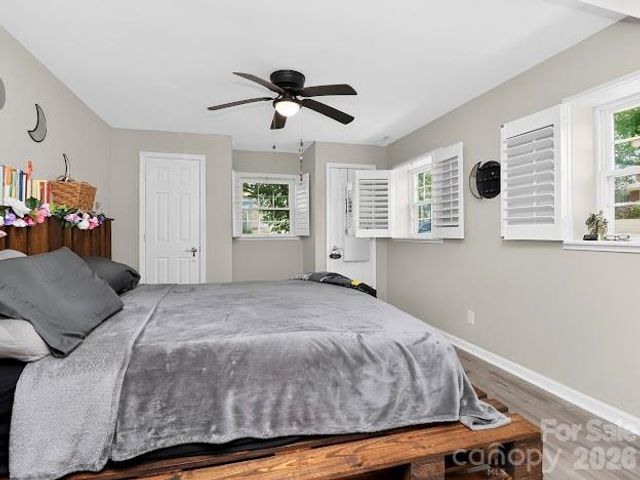 3025 Dunaire Drive, Charlotte, NC 28205