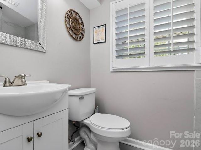 3025 Dunaire Drive, Charlotte, NC 28205