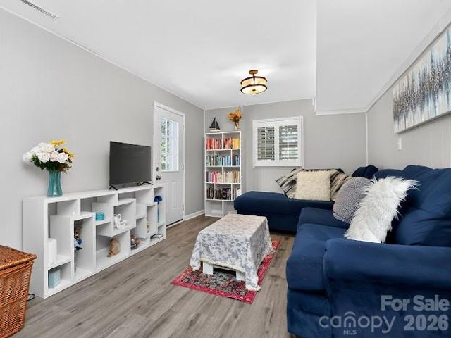 3025 Dunaire Drive, Charlotte, NC 28205