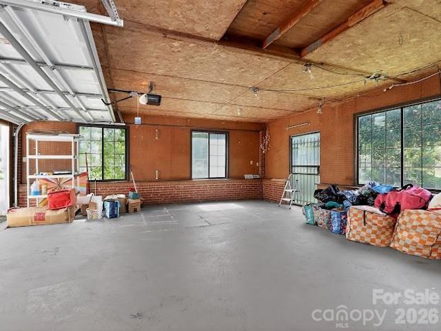 3025 Dunaire Drive, Charlotte, NC 28205