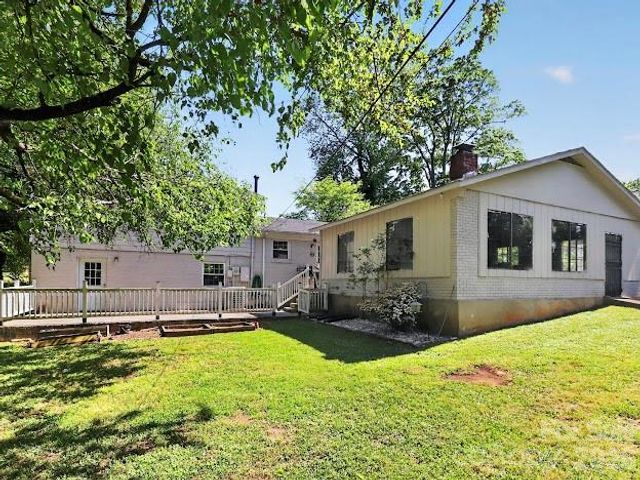 3025 Dunaire Drive, Charlotte, NC 28205