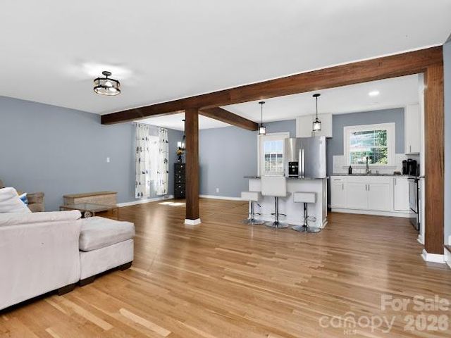 3025 Dunaire Drive, Charlotte, NC 28205