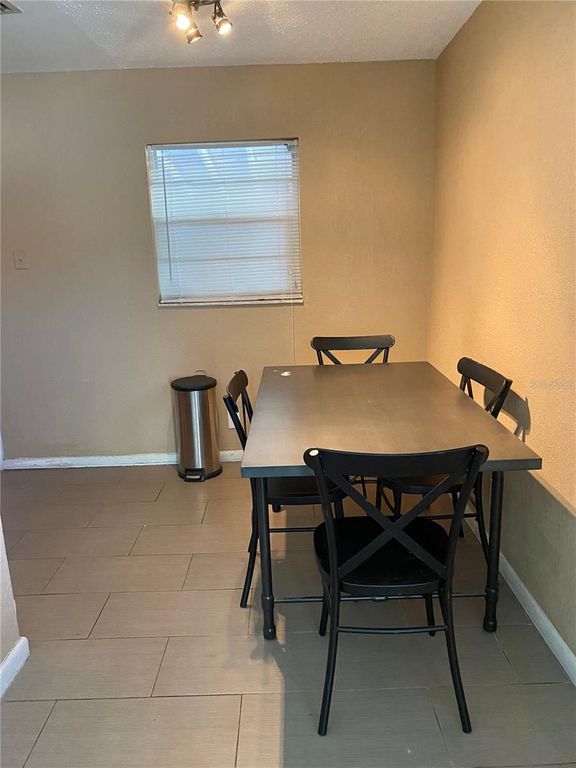 Image 11 of property listing at 4403 GANDY CIRCLE, Tampa, FL 33616