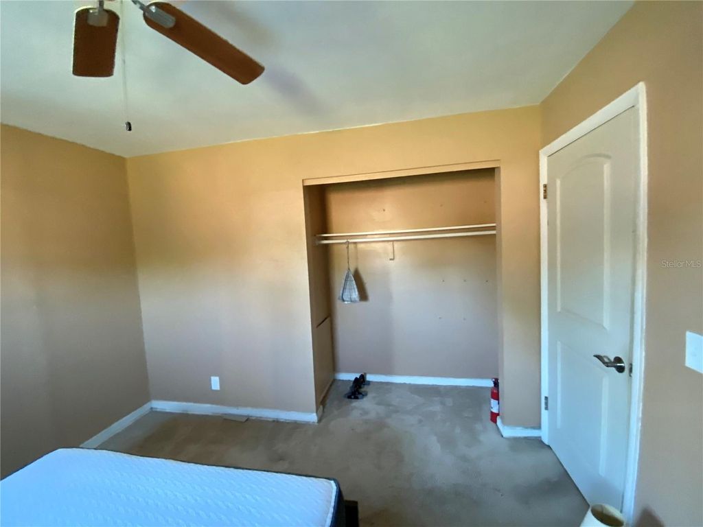 Image 16 of property listing at 4403 GANDY CIRCLE, Tampa, FL 33616