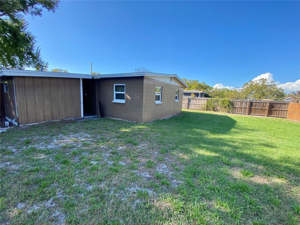 Image 24 of property listing at 4403 GANDY CIRCLE, Tampa, FL 33616