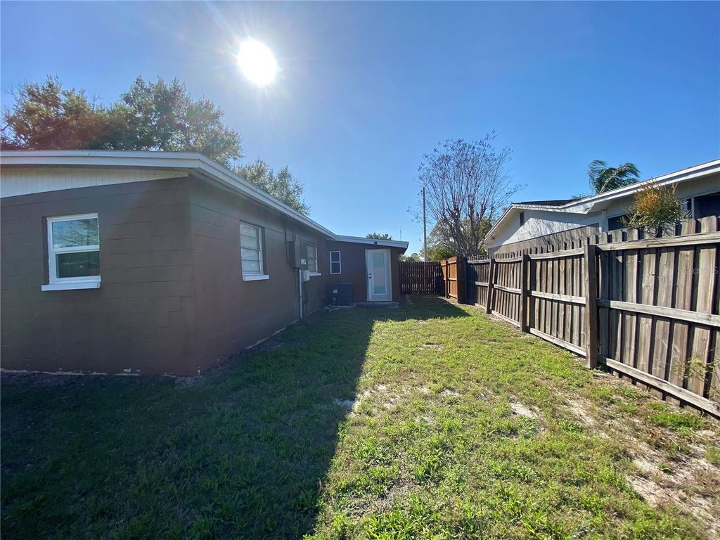 Image 27 of property listing at 4403 GANDY CIRCLE, Tampa, FL 33616