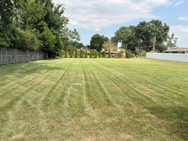 6251 Blackstone Avenue, La Grange Highlands, IL 60525