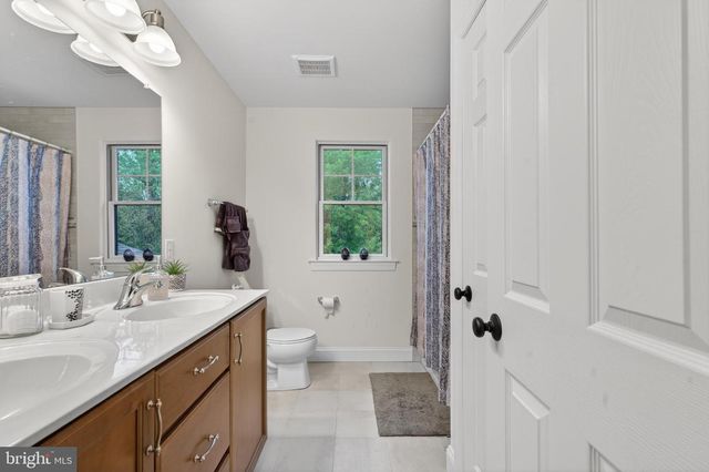7 OVERFIELD LN, Glen Mills, PA 19342