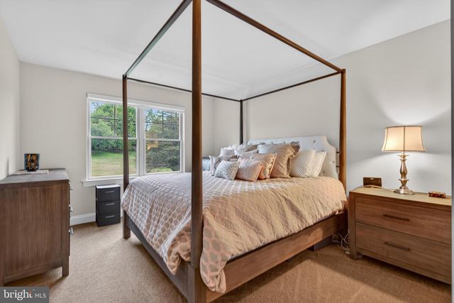 7 OVERFIELD LN, Glen Mills, PA 19342
