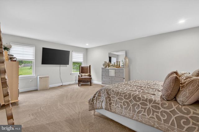 7 OVERFIELD LN, Glen Mills, PA 19342
