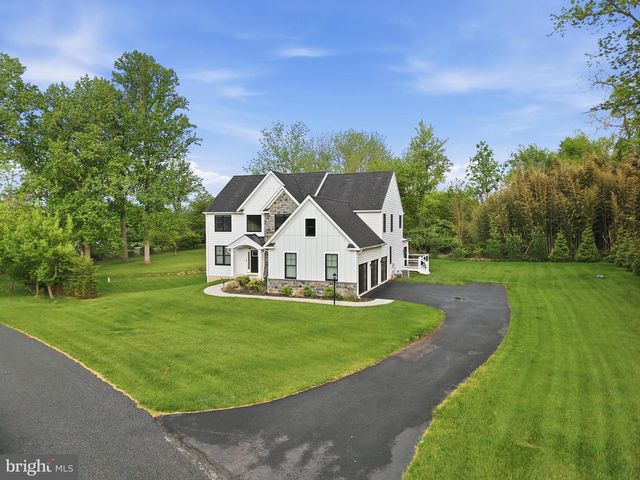 7 OVERFIELD LN, Glen Mills, PA 19342
