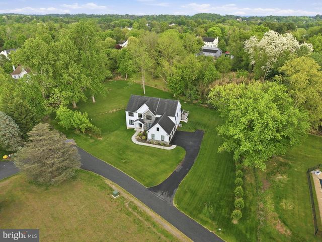 7 OVERFIELD LN, Glen Mills, PA 19342