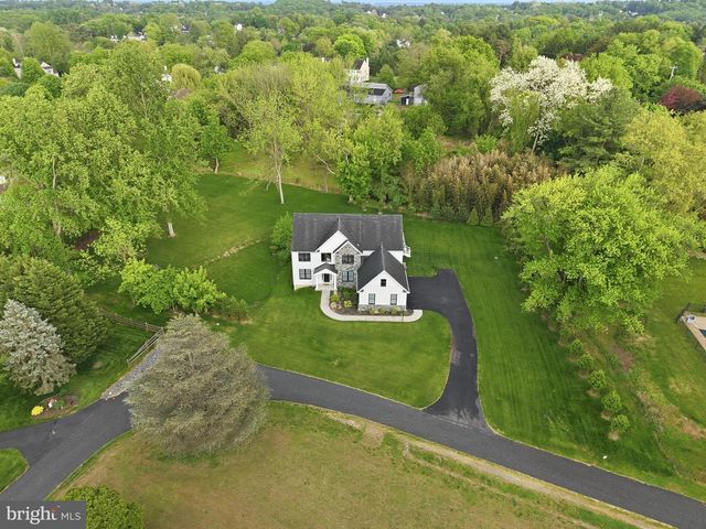 7 OVERFIELD LN, Glen Mills, PA 19342
