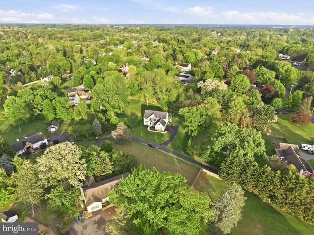 7 OVERFIELD LN, Glen Mills, PA 19342