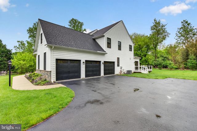 7 OVERFIELD LN, Glen Mills, PA 19342