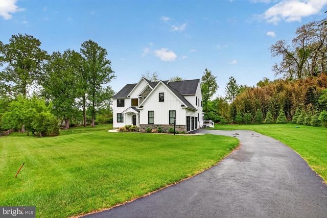 7 OVERFIELD LN, Glen Mills, PA 19342