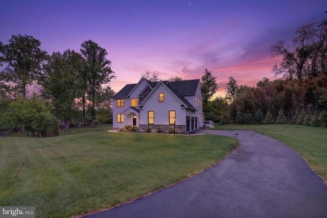 7 OVERFIELD LN, Glen Mills, PA 19342