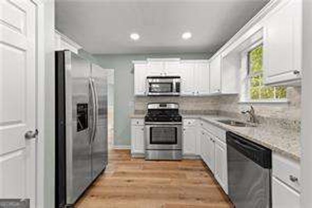 128 Hunters Pointe Court, Villa Rica, GA 30180