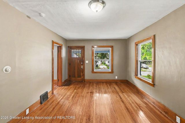 1005 Mccullough Street, Lansing, MI 48912