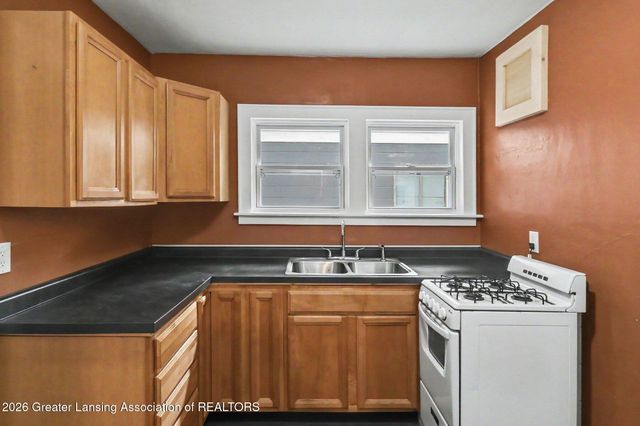1005 Mccullough Street, Lansing, MI 48912