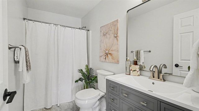 2105 Independence Boulevard, Ann Arbor, MI 48104