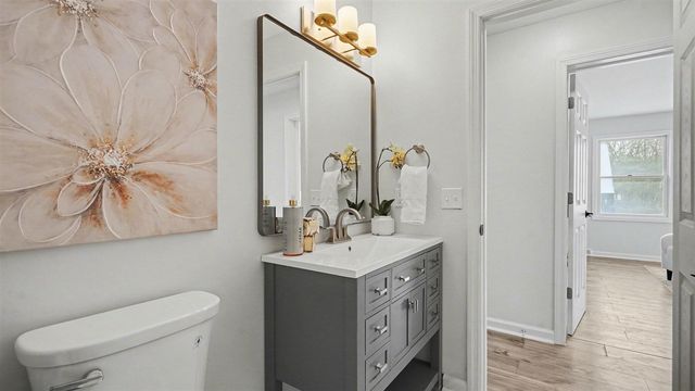 2105 Independence Boulevard, Ann Arbor, MI 48104