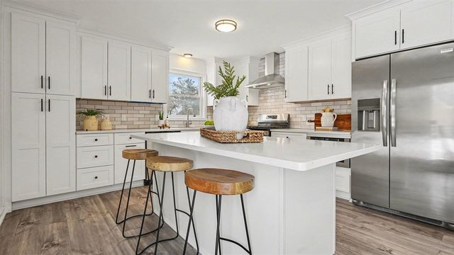 2105 Independence Boulevard, Ann Arbor, MI 48104