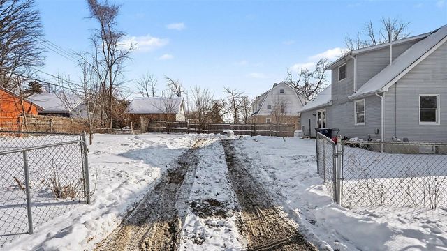 2105 Independence Boulevard, Ann Arbor, MI 48104