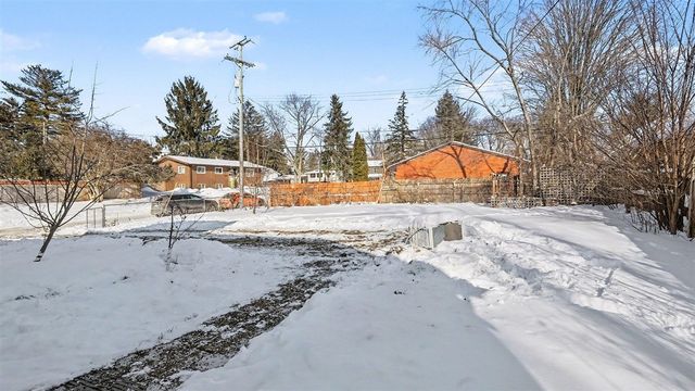 2105 Independence Boulevard, Ann Arbor, MI 48104