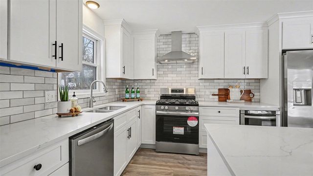 2105 Independence Boulevard, Ann Arbor, MI 48104