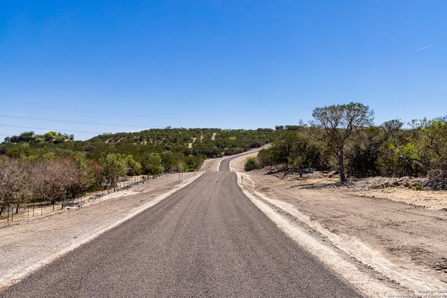179 N Countless Views Dr, Kerrville, TX 78028