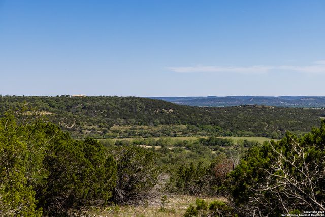 179 N Countless Views Dr, Kerrville, TX 78028