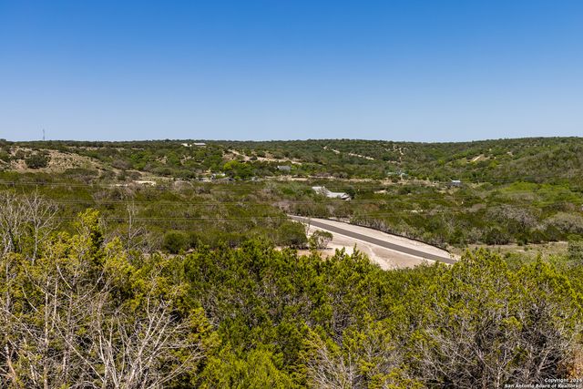 179 N Countless Views Dr, Kerrville, TX 78028