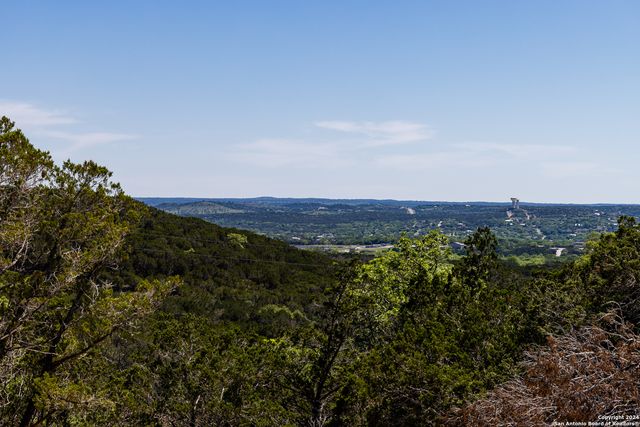 179 N Countless Views Dr, Kerrville, TX 78028