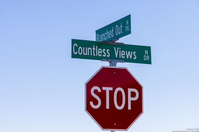 179 N Countless Views Dr, Kerrville, TX 78028