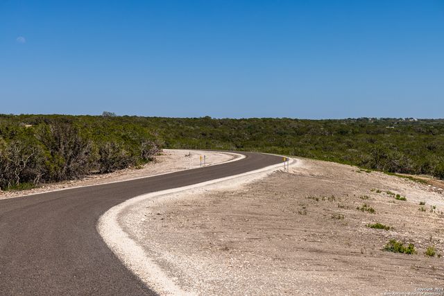 179 N Countless Views Dr, Kerrville, TX 78028