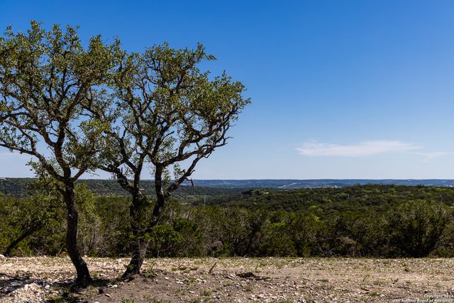 179 N Countless Views Dr, Kerrville, TX 78028