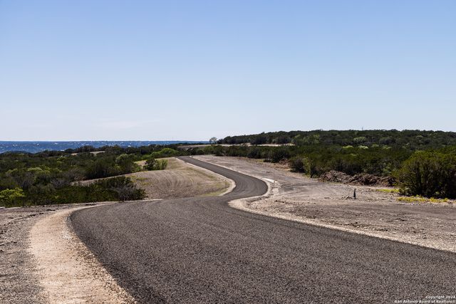 179 N Countless Views Dr, Kerrville, TX 78028