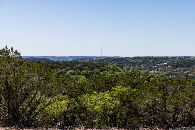 179 N Countless Views Dr, Kerrville, TX 78028
