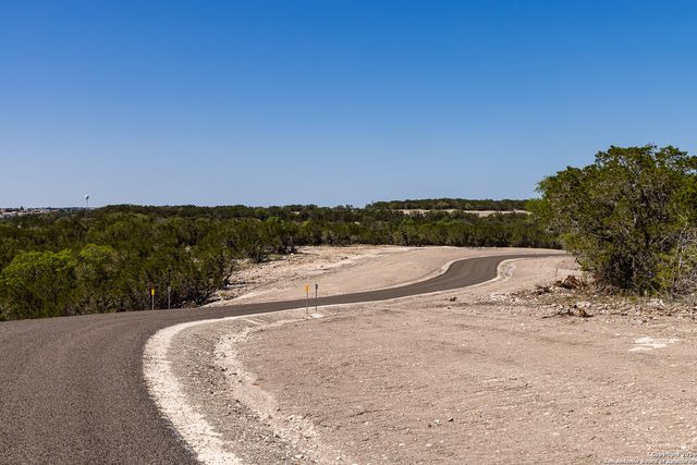 179 N Countless Views Dr, Kerrville, TX 78028