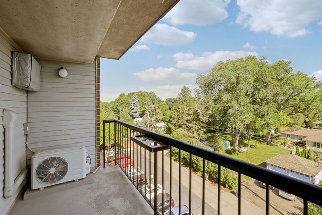 2601 Kenzie Terrace 412, Saint Anthony, MN 55418