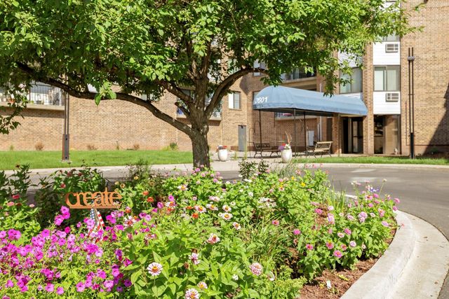 2601 Kenzie Terrace 412, Saint Anthony, MN 55418