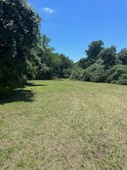 702 Jones ST, Smithville, TX 78957