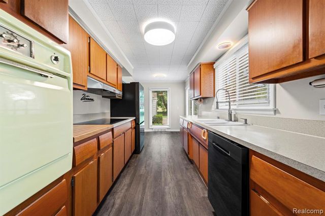 791 Robinhood Circle, Bloomfield Hills, MI 48304